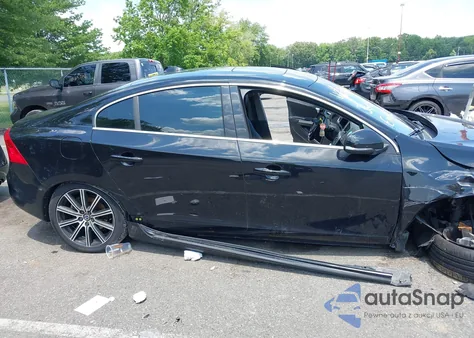 2018 Volvo S60 Inscription T5 z USA, uszkodzony, nr VIN LYV402TK6JB173004